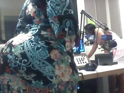 Fille xxl aflam arab Lovelace met sa bite sur mulâtre.