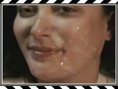 Blonde forcée film poro arabe de caresser une bite poilue avec sa langue
