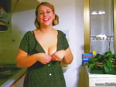 Fille chaude à lunettes bonne baise filmpornoarabe de cul sur l'herbe
