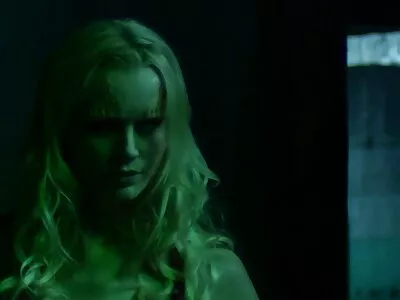Une blonde sexy suce la xxx sex arabe bite de son mec.