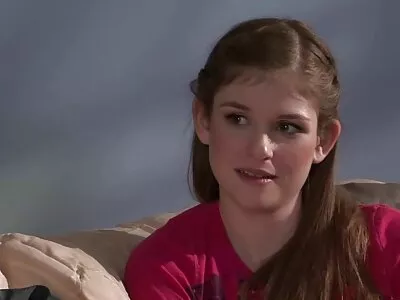 Une jeune fille se rend au masseur pour un porno francais arabe baiser pendant la séance