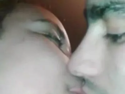 Avec les sex porno arab gratuit deux mains, la fille est géniale.