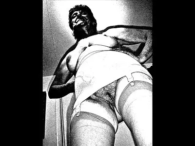 Mec porno l3arab fort excité et embrassé une fille dans la chatte