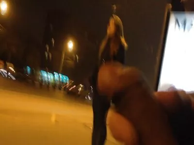 Belle bite excitée implantée sax porno arab par la beauté dans la chatte