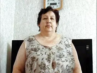 femme au movies arab xxx foyer et amant s'embrassent dans la machine à laver