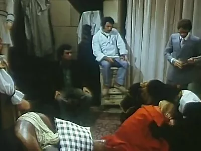 elle pénètre dans les couilles du cul directement dos à un film porno marocain dos sphincter