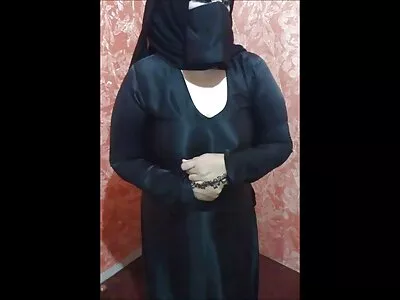 La petite soeur coincée dans la machine à laver film sexe arabe gratuit prend la grosse bite de son frère