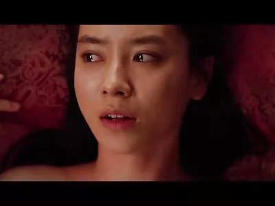 Chérie élancée suce la porno arab film petite bite de son partenaire