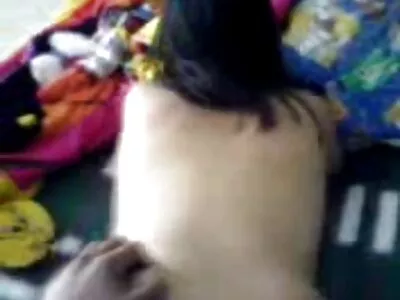 Grosse brute film porno hijab embrasse blonde dans la cuisine