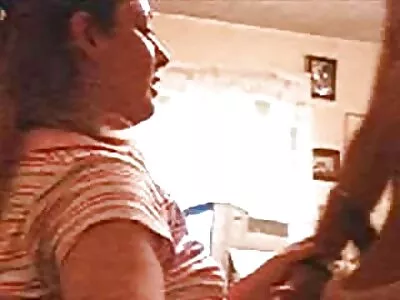Jolie fille insère un gode dans xxxl arab porno la chatte poilue