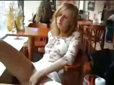 Taquineries dans le cul sur le sol superbe film porno arabi brune