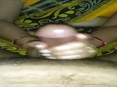 Un chauffeur de taxi embrasse porno arab film complet une brune dans la voiture avec un long outil sexuel