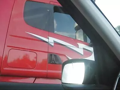 Le mec met sa bite dans la bouche d'une blonde aux beaux seins sex arab video porno