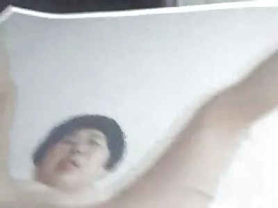 Prêtresse voir porno arab d'amour peinte rejette le gode dans la chatte