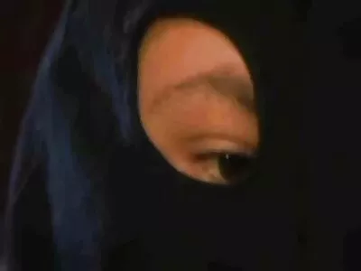 sur sa grosse bite en xxx femme arabe mouvement