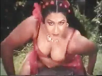 Madame aime embrasser plus fort avec un homme fort filmeroticarab