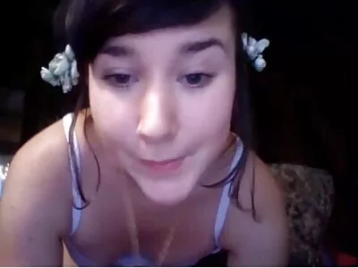 Pissun baise la mignonne porno arabie schlendra dans le salon