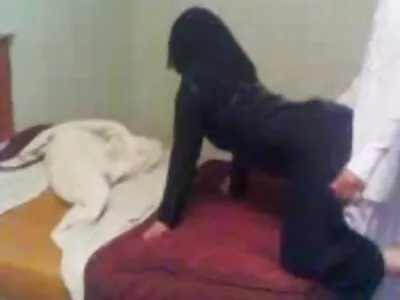 Ohlamon rousse chaude film porno arab complet et excitée se relaxant