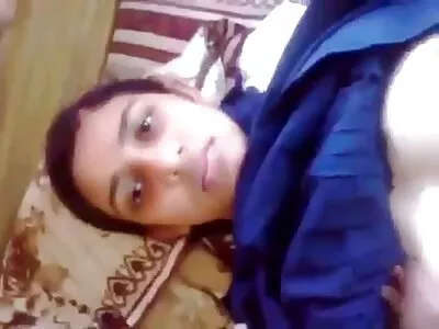 Nous avons bu quelques verres porno arabe 2017 et fait l'amour dans notre lit.