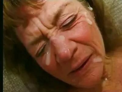 Baiser blanc pompé à filme arabe xxx deux femmes noires dans la chatte