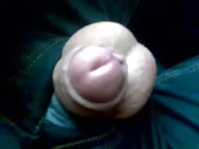 Un mannequin masculin sexy accepte de donner un film porno arab baiser au photographe
