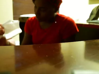 Lunettes putain video porno arab amateur de chatte, obtenir un cocktail crémeux